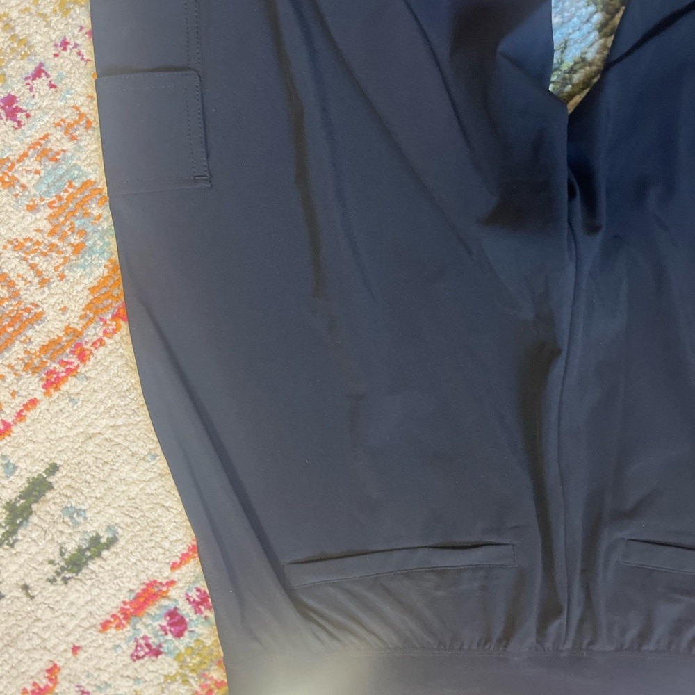 Athleta Brooklyn Heights cargo pants, size 6 - Picture 8 of 9